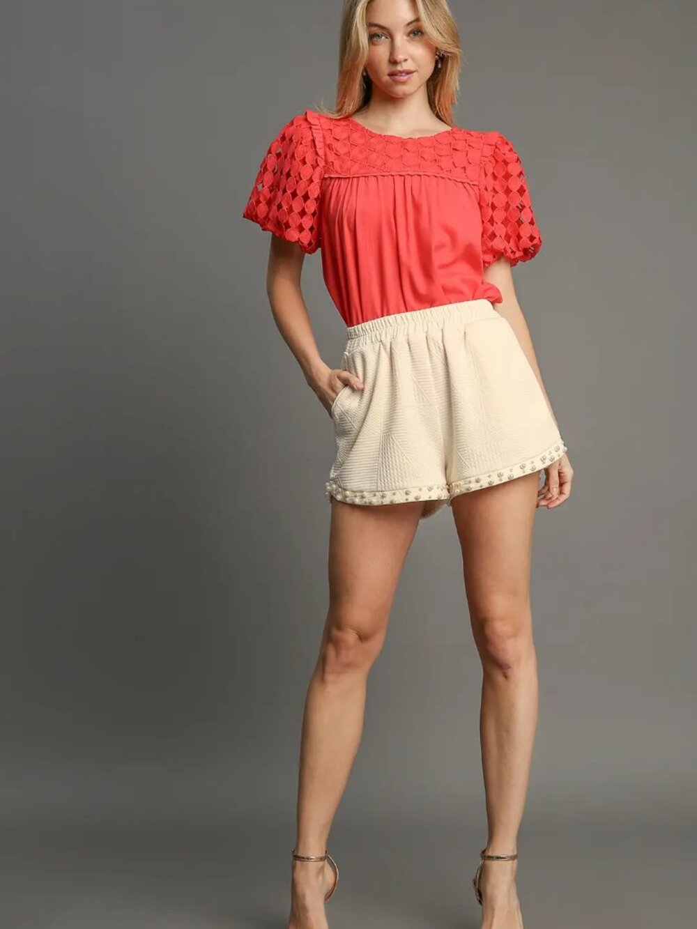 B25 Umgee Pearl Details Textured Shorts Cream NEW - Picture 3 of 3
